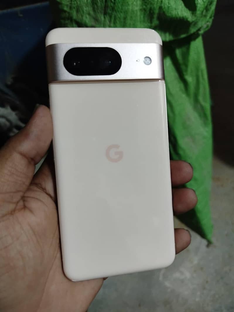 Google Pixel 8 1