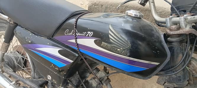honda 2006 janian condition 1st owner  gadi koi kam ni hy bss timing m