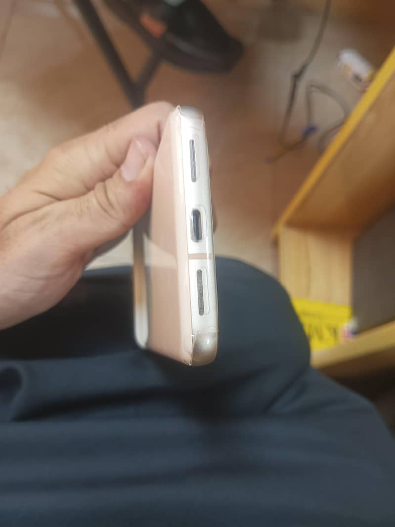 Google Pixel 8 2