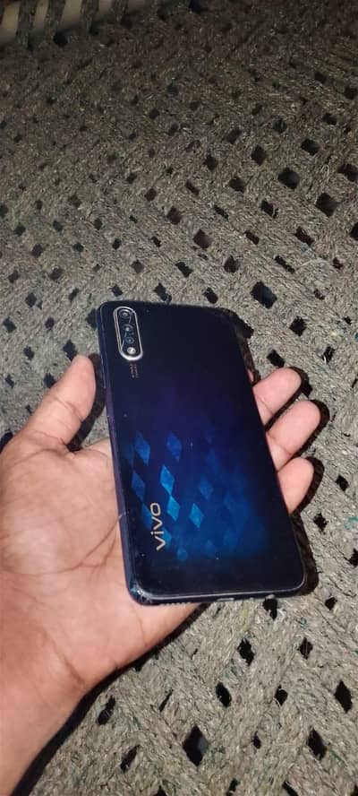 Vivo S1
