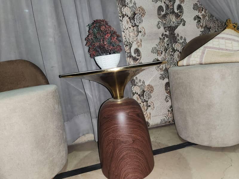 Trending coffee table 0