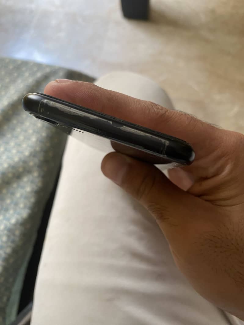 Apple iPhone SE JV 1