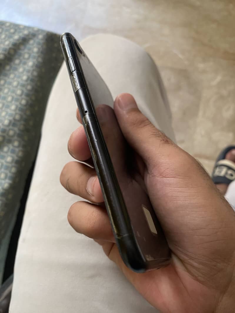 Apple iPhone SE JV 3