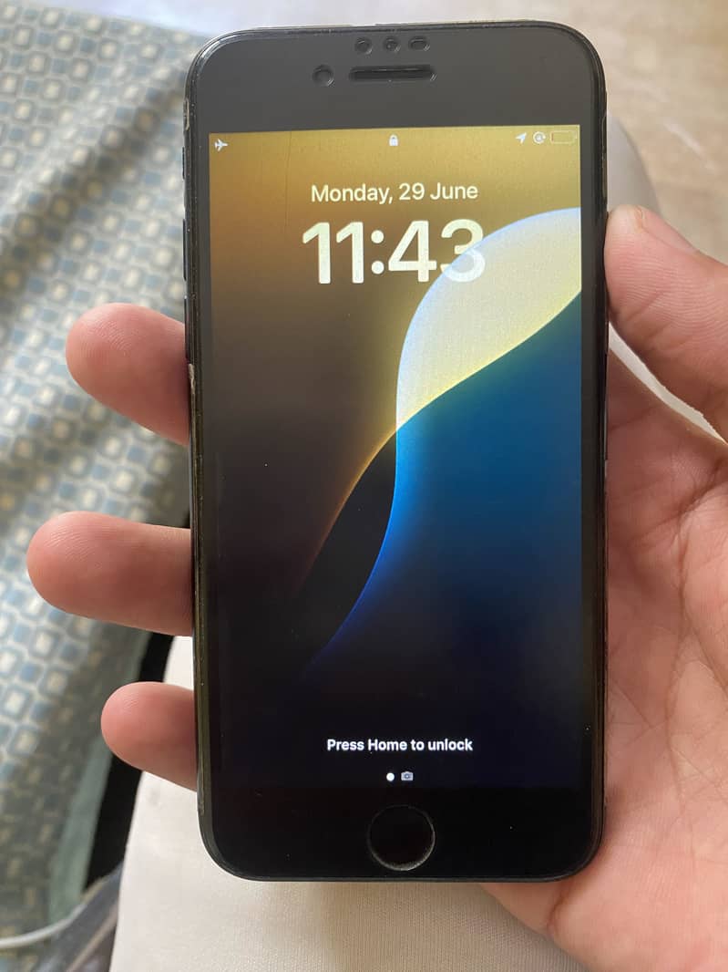Apple iPhone SE JV 4