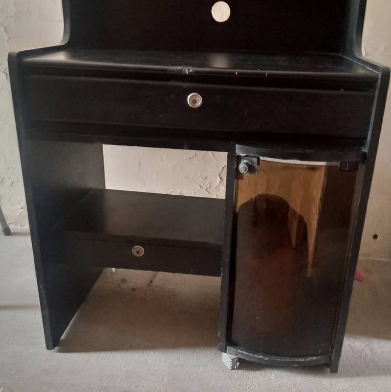 Computer table / Computer trolley 1
