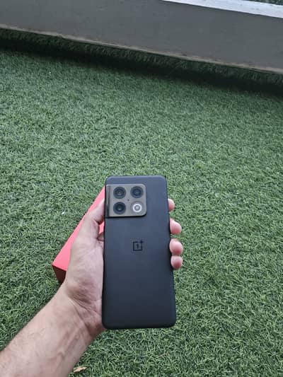 One Plus 10 Pro