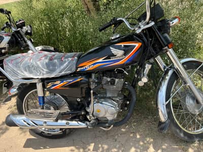 Honda 125 18 Modle all Punjab namber vip sound vip condition