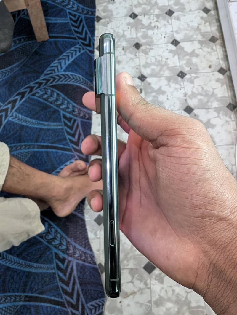 Google Pixel 8 Pro 2