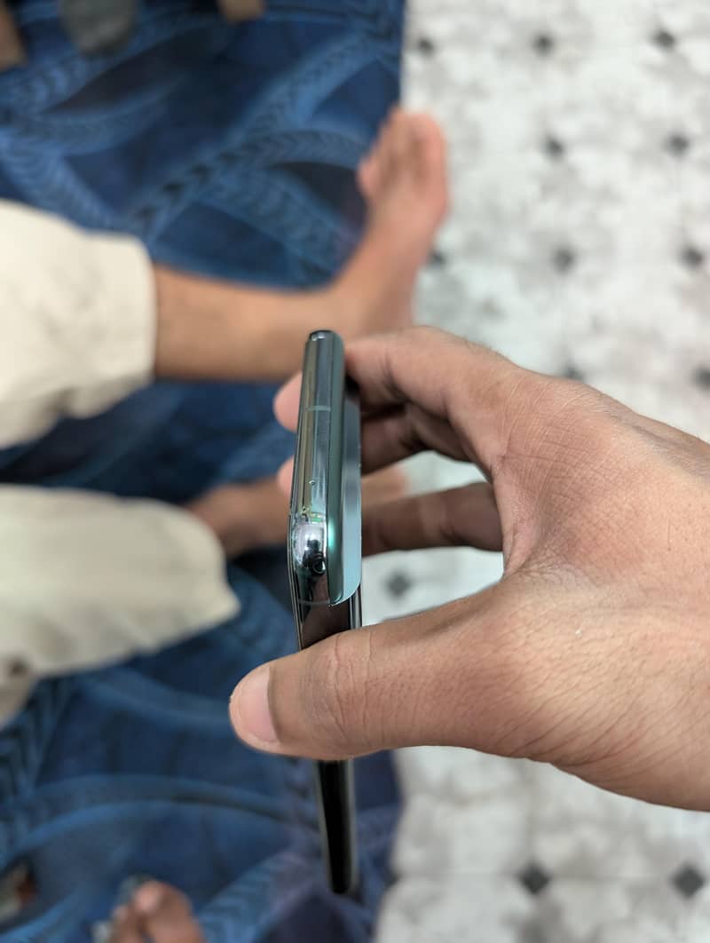 Google Pixel 8 Pro 6