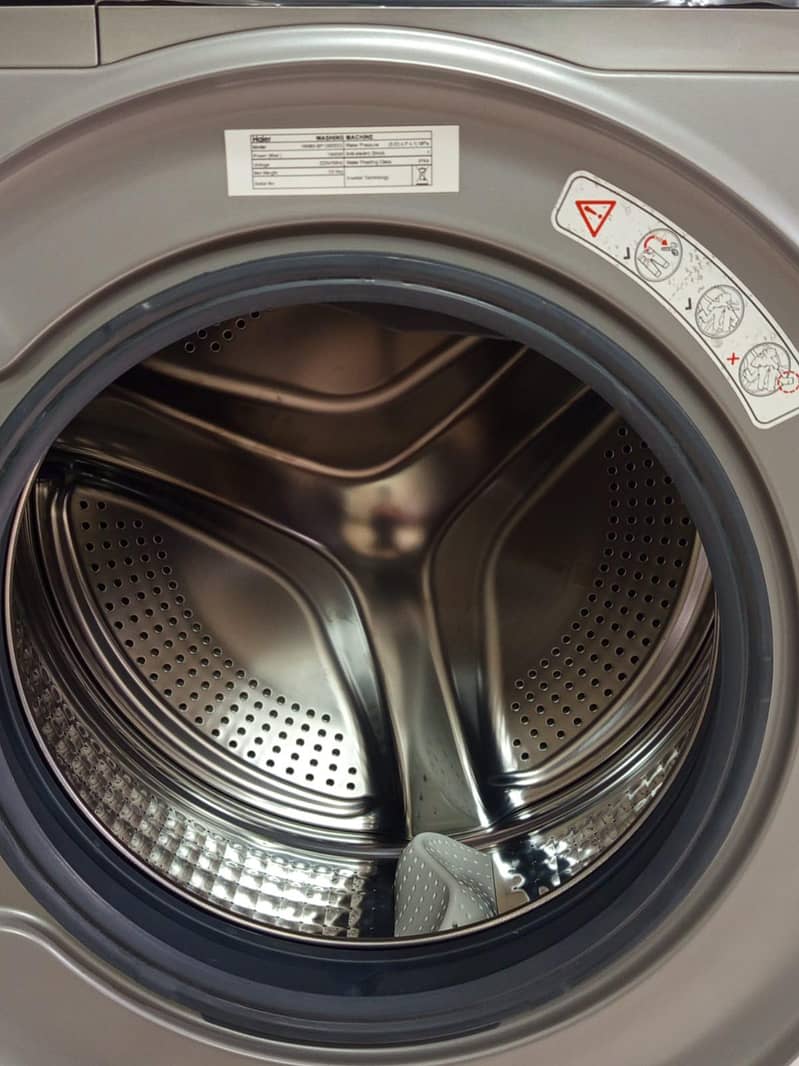 Haier 8kg fully automatic front loading 3