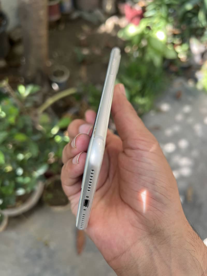 Apple iPhone 7 Plus 3