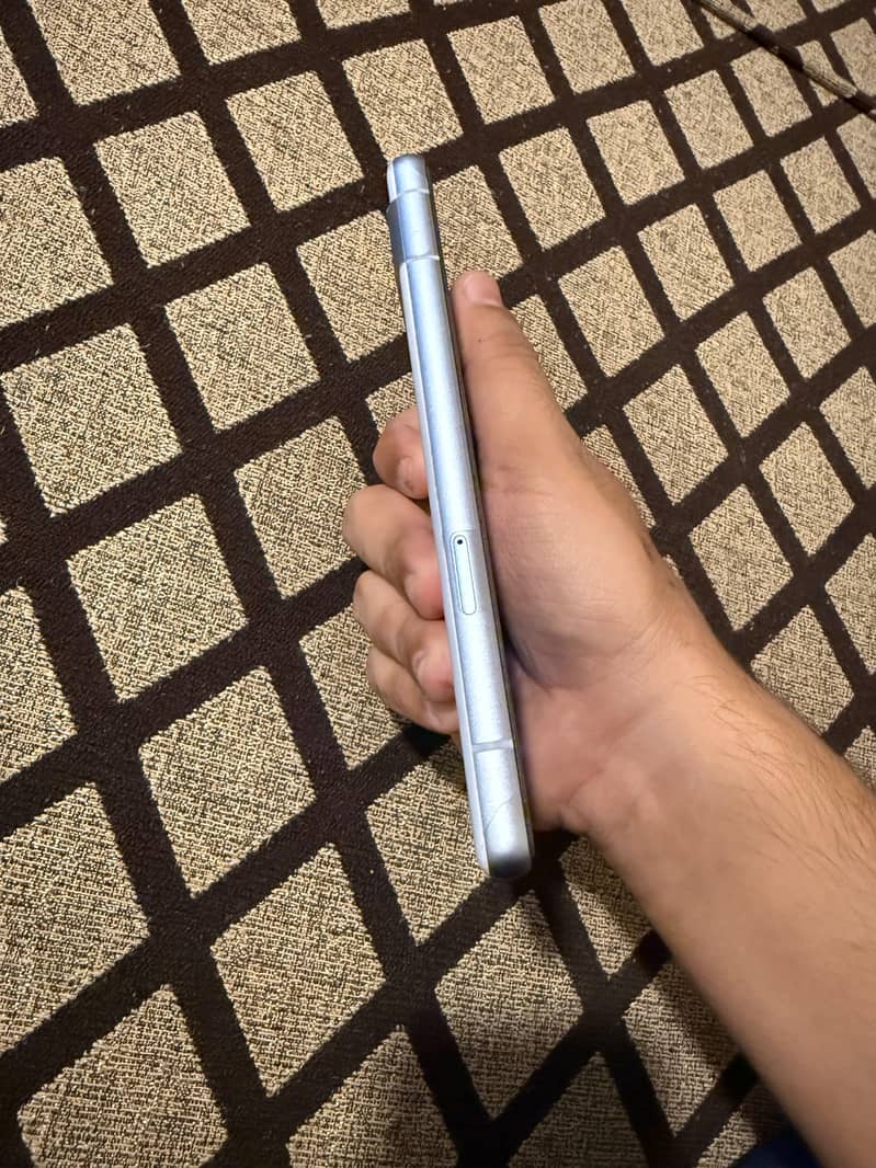 Google Pixel 7a 2