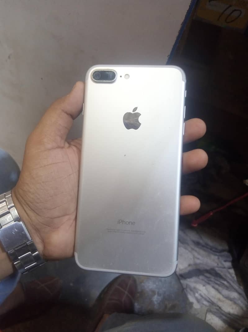 Apple iPhone 7 Plus 1