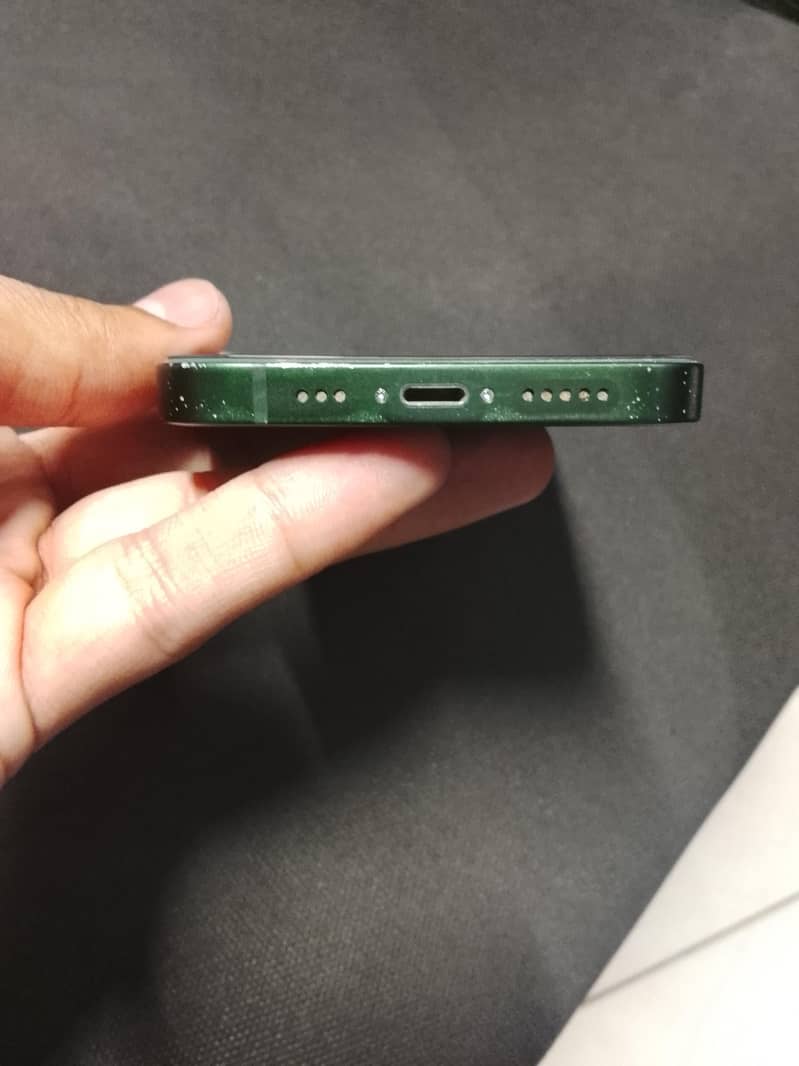 Apple iPhone 13 1