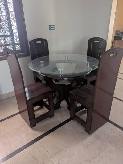 4 person Dining Table