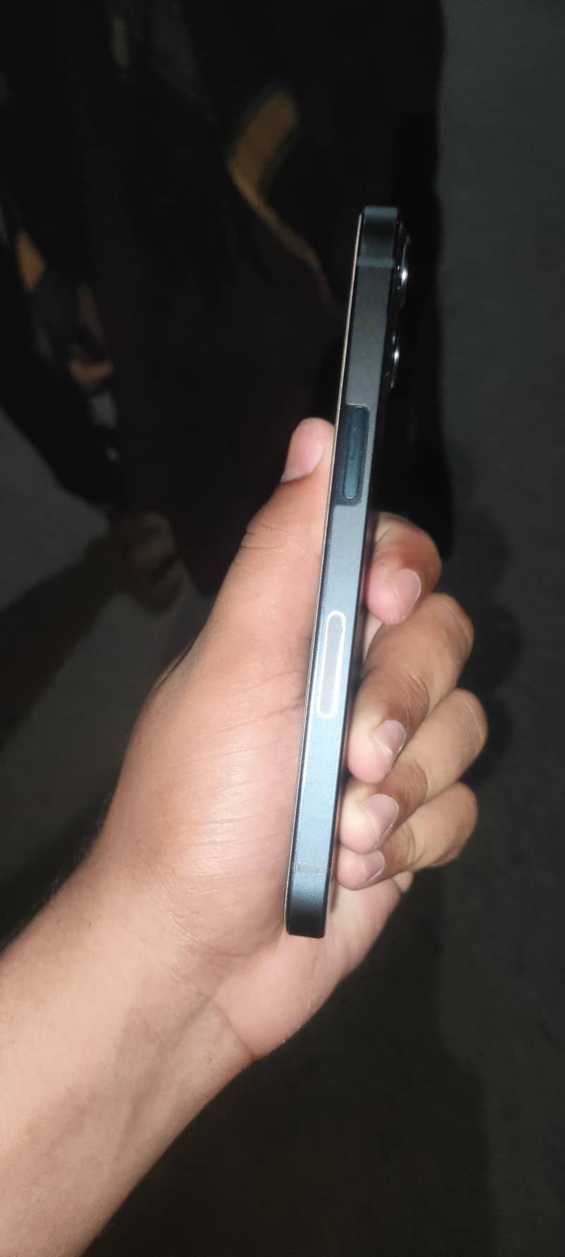 Apple iPhone 13 5
