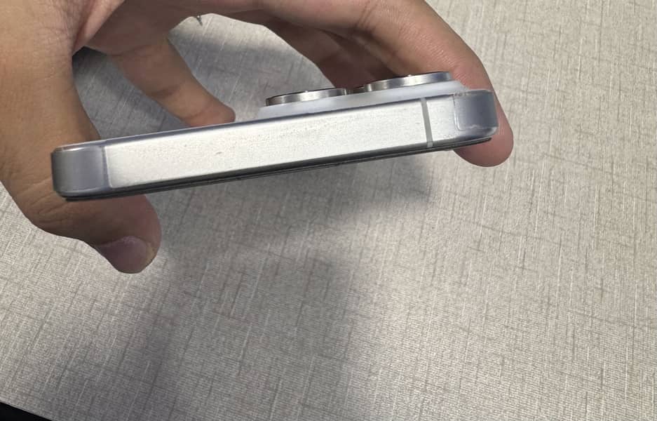 Apple iPhone 15 Pro Max 2