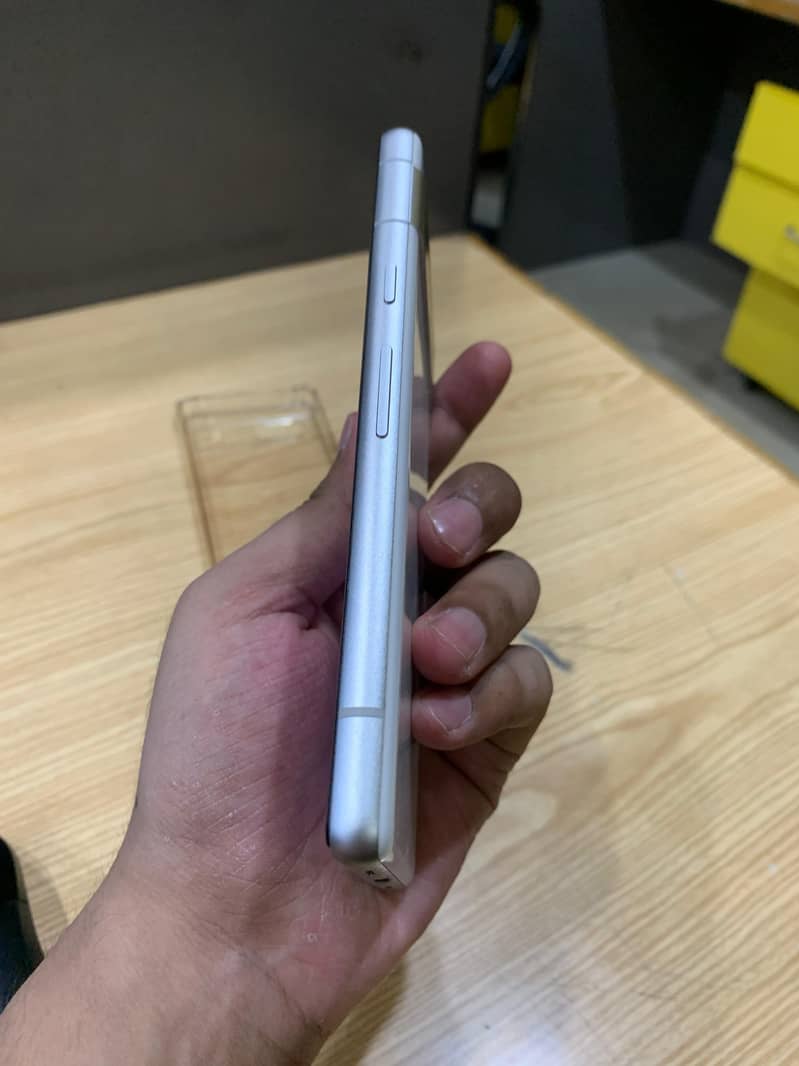 Google Pixel 7a 2
