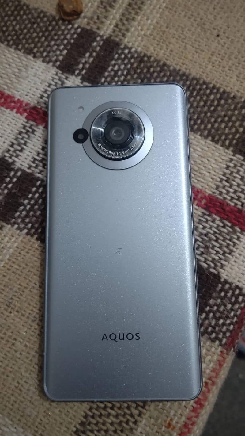 Sharp Aquos R7 2