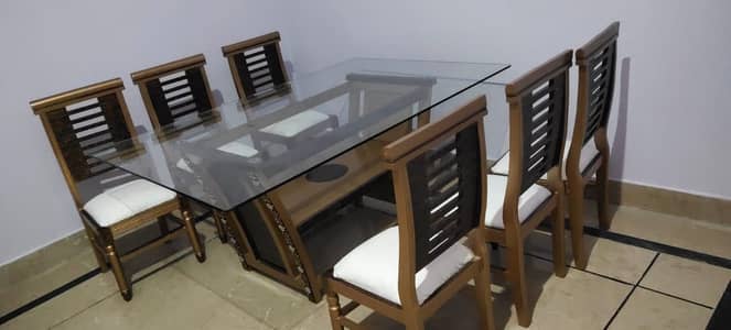 6 seater Dining table for sale