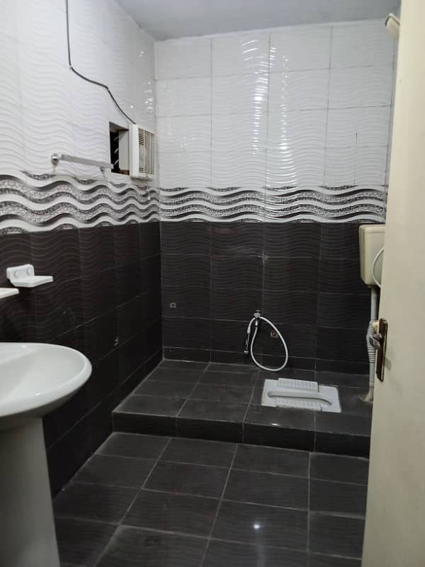 Upper portion for Rent 5