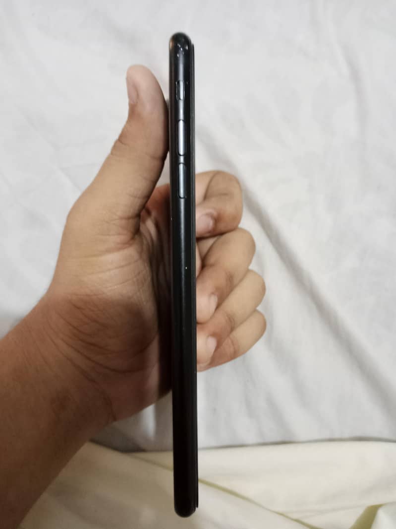 Apple iPhone 7 Plus 1