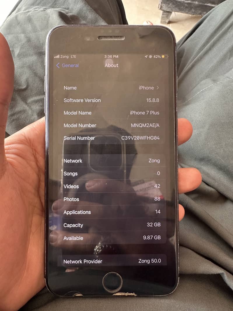 Apple iPhone 7 Plus 0