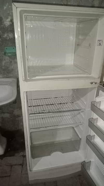Dawlance Medium size Fridge