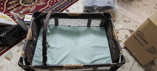 Graco baby cot and play pan