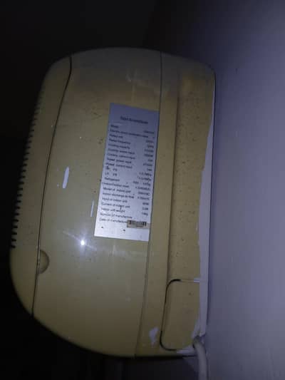 Waves 1.5 tons Split AC, with original gas