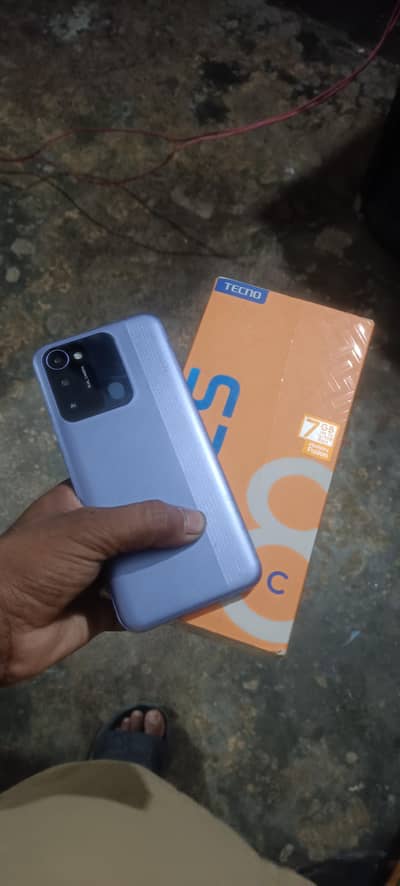 tecno spark 8c 4/128 with box