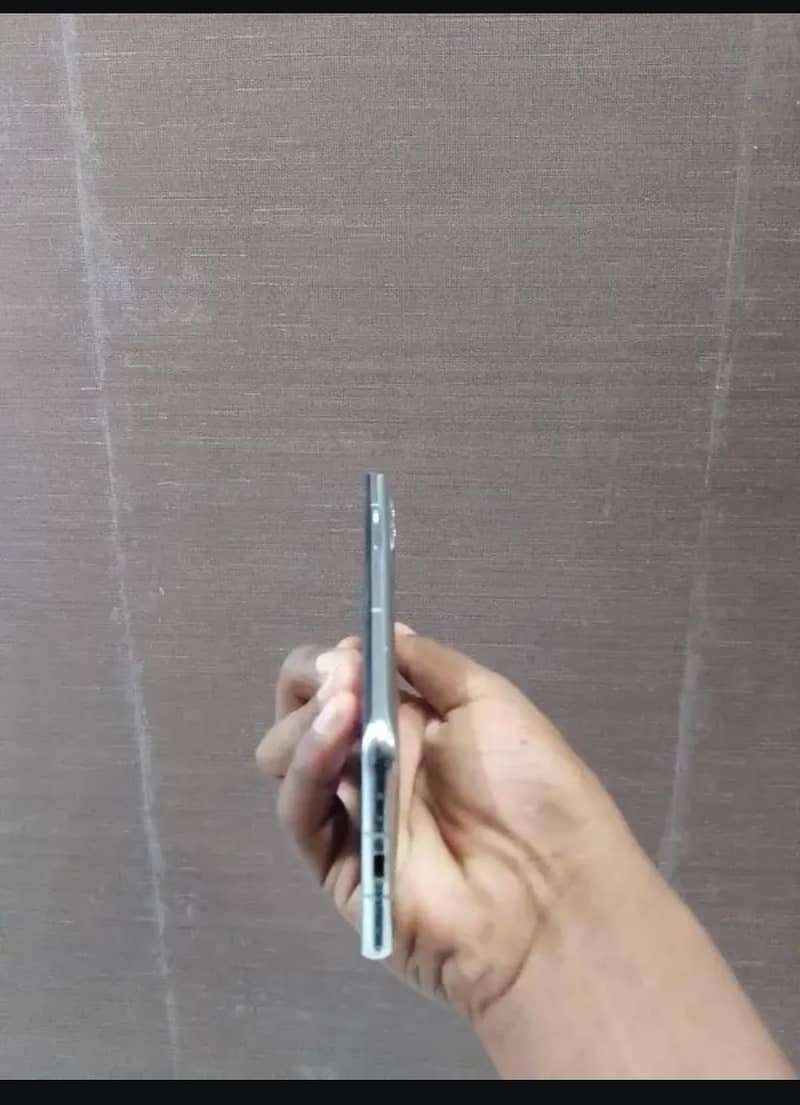 One Plus 9 Pro 6