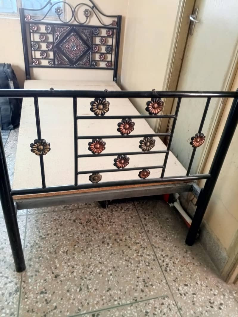iron bed 1