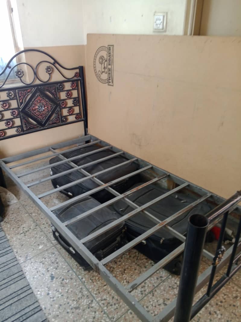 iron bed 2