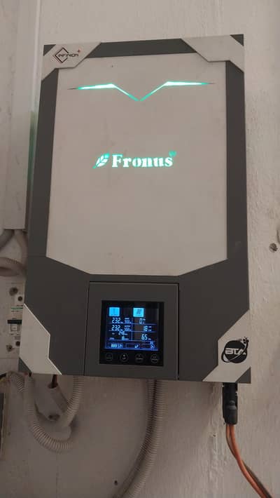 fronus inverter for sale urgent 4.2khw 5000 PV 24V all ok in working