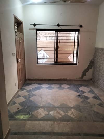 Single room with washroom for rent in Khanna dak Sanam Chowk isb