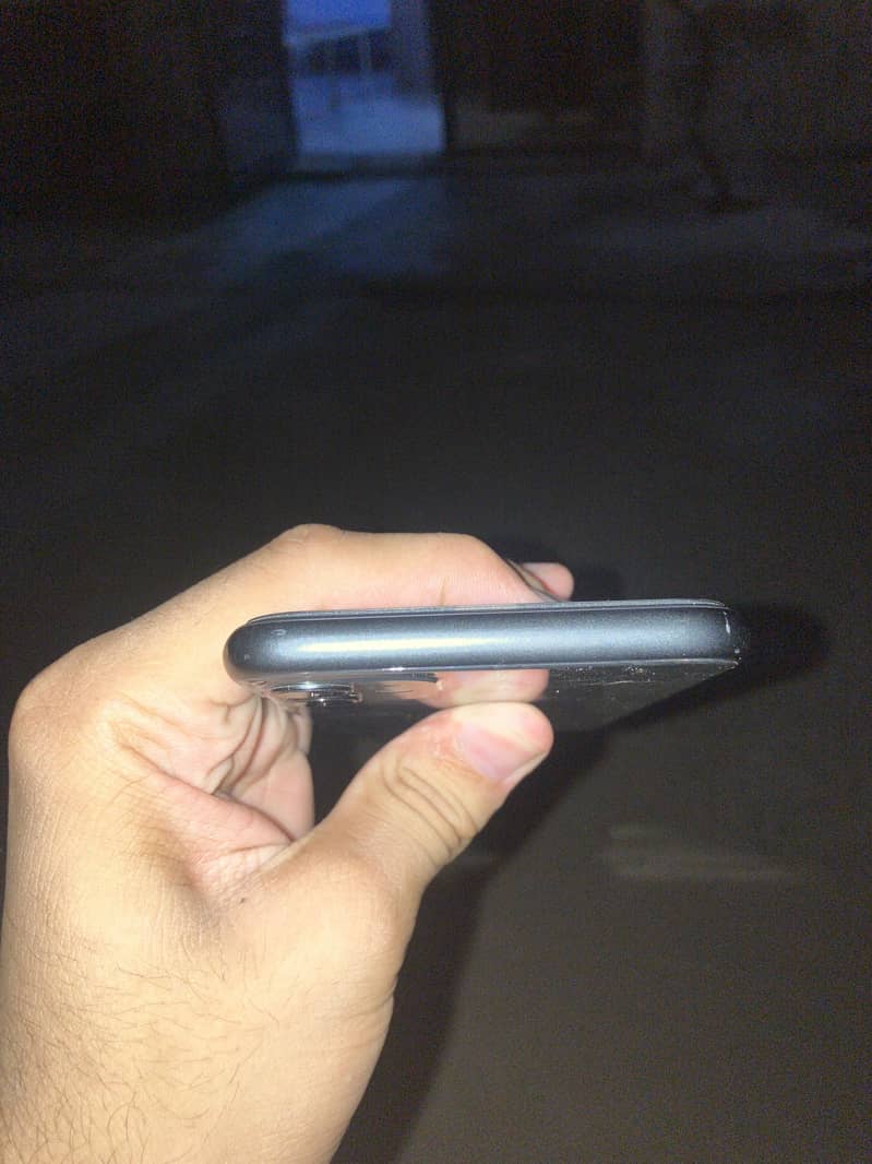 Apple iPhone 11 6