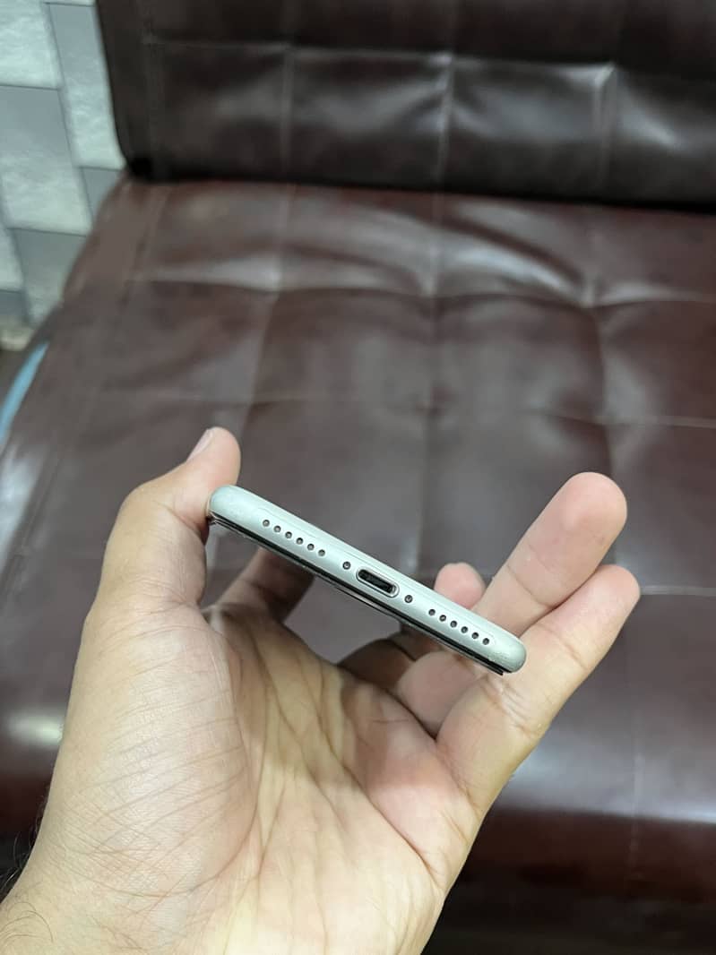 Apple iPhone 7 4