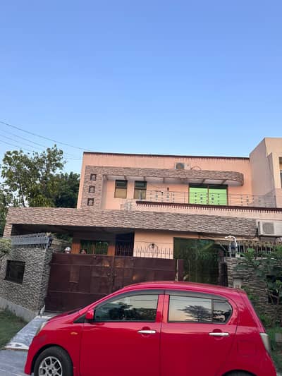 11 Marla Corner Used Modern Design Most Beautiful Well Maintained Bungalow For Sale At Prime Location Of DHA Lahore Near To Park Masjid & Commercial Market