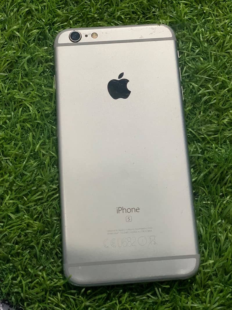 Apple iPhone 6S Plus 2