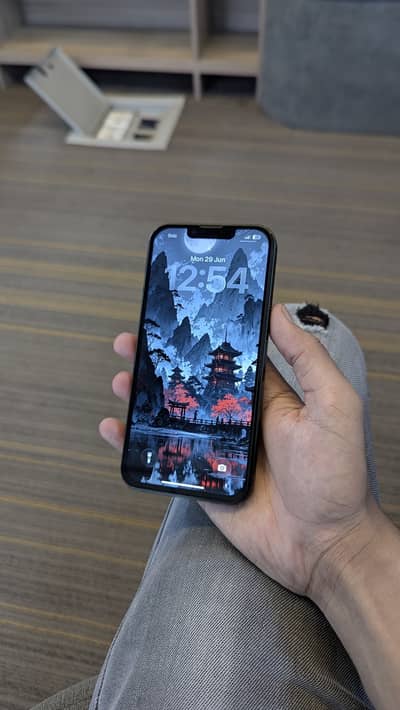 Apple iPhone 13