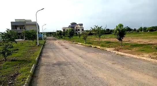 10 Marla Sunfacing Plot For Sale At The Most Stunning Location In Block V Direct Access Towards Naval Anchorage