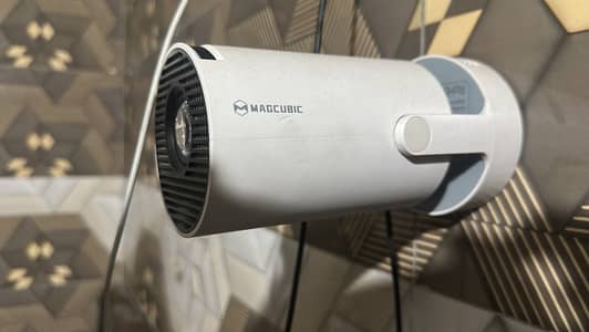 Magcubic projecter 4/64gb storage