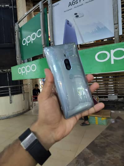 Sony Xperia XZ2 Premium 6 64 all ok only back crack