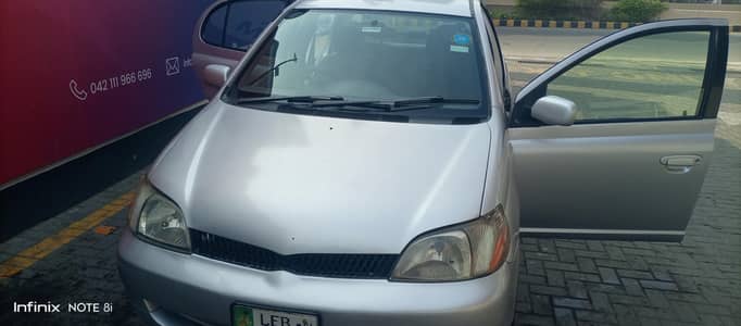 Toyota Platz 2001