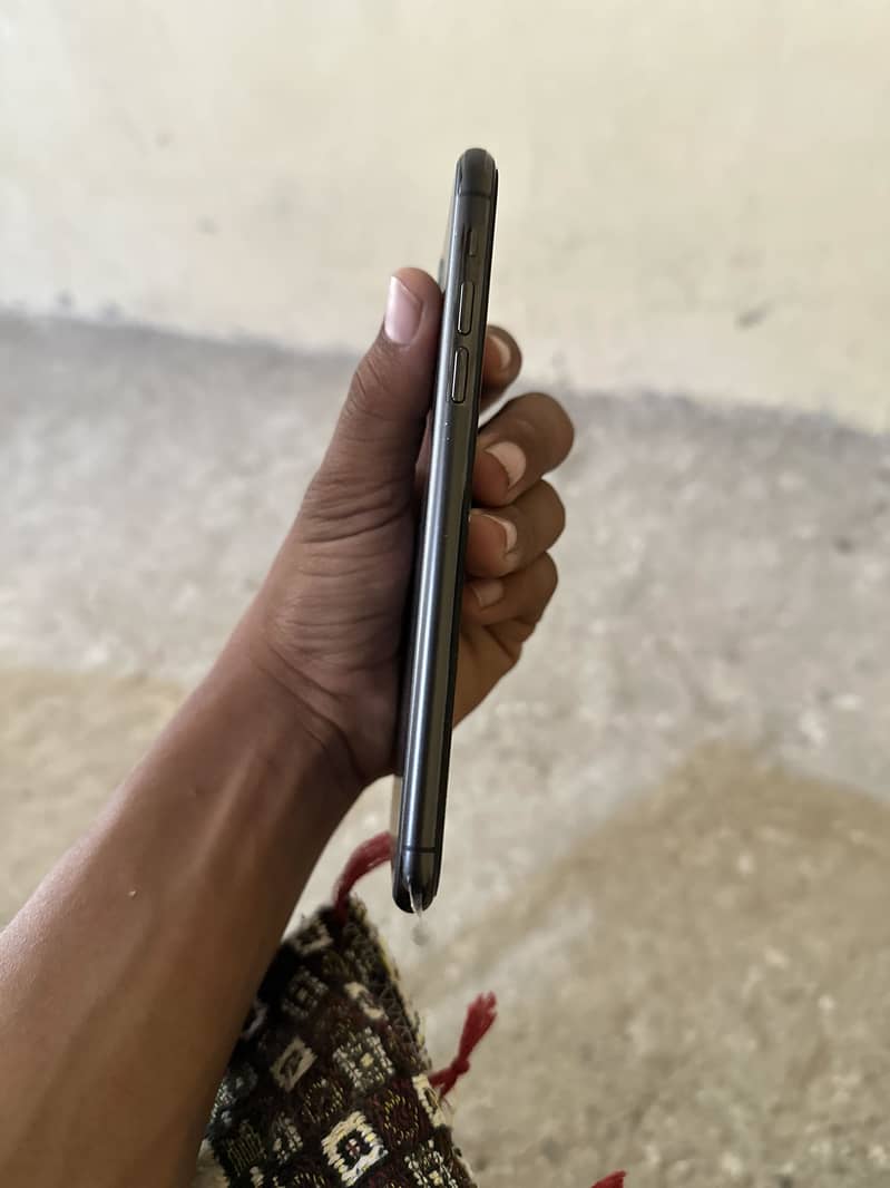 Apple iPhone 11 Pro Max 3
