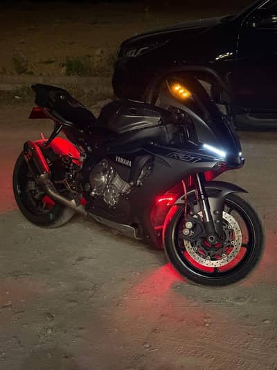 Yamaha YZF-R1 2016 – 2021 Canadian Import –Akrapovic & Bazzaz Loaded