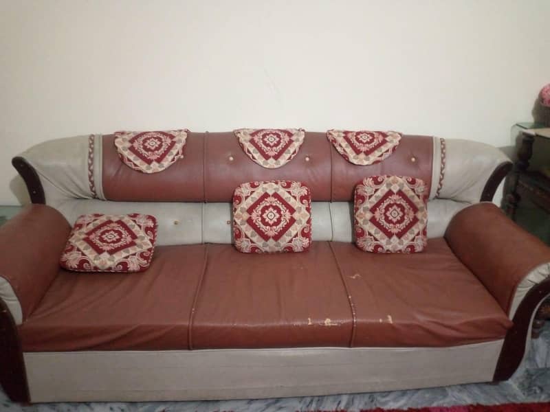 Sofa And Table Set 0