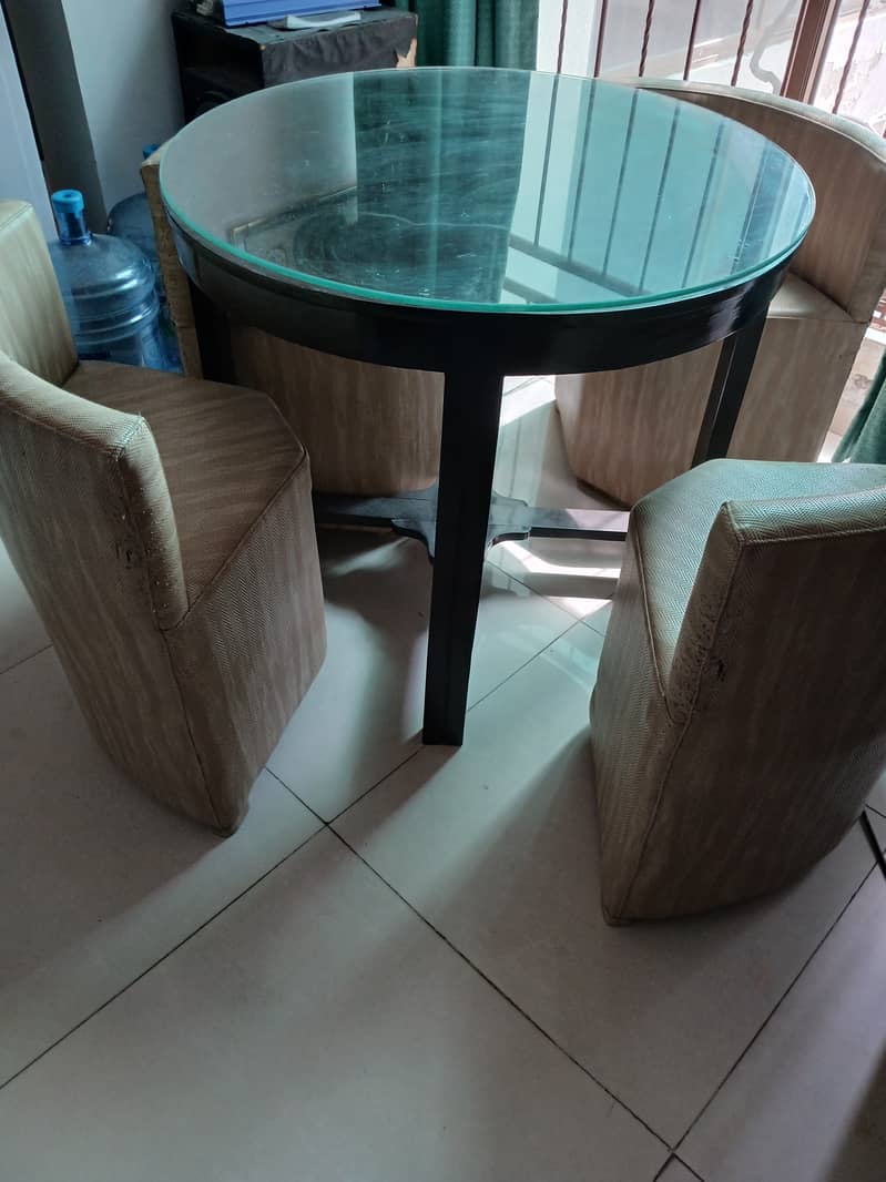 Used dining table for 4 1