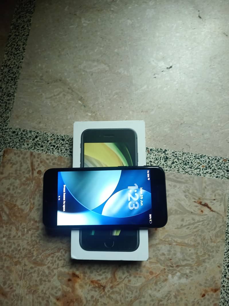 Apple iPhone SE 3